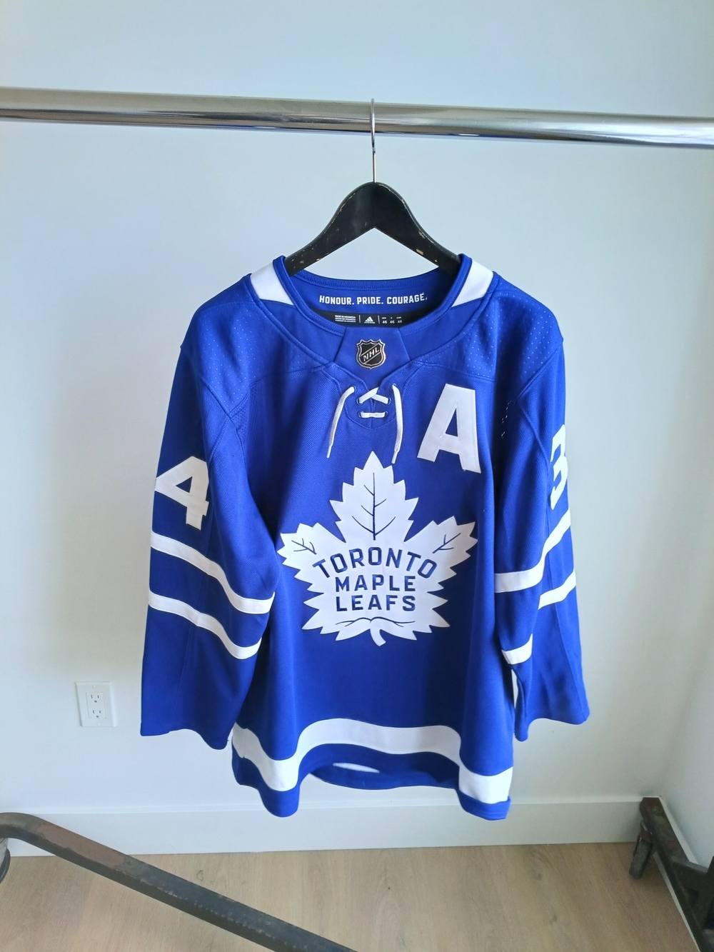Auston Matthews Toronto Maple Leafs Adidas Authentic NHL Jersey Size 46 Blue